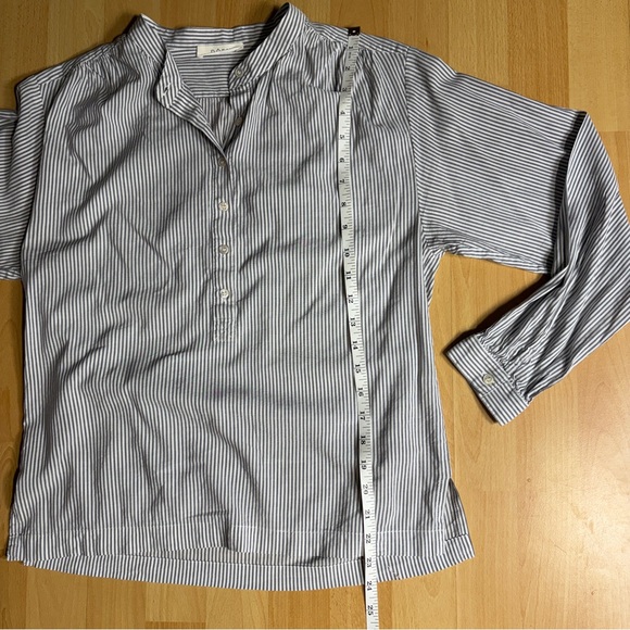 Doen Holde Blouse in Brighton Stripe Button-Front Peasant Shirt Cream & Gray - Picture 9 of 10